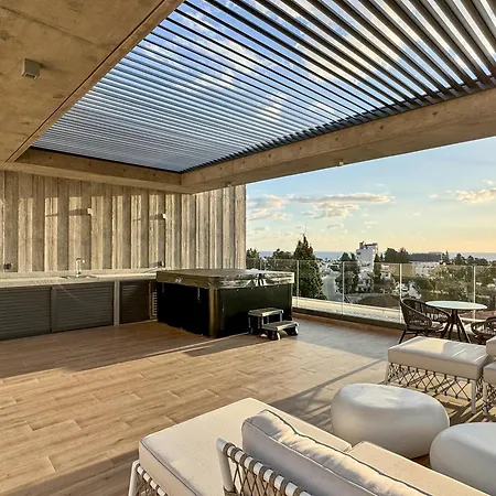Malberry Park 301 - Modern 2 Bedroom With Pool, Gym, Jaccuzi Πάφος