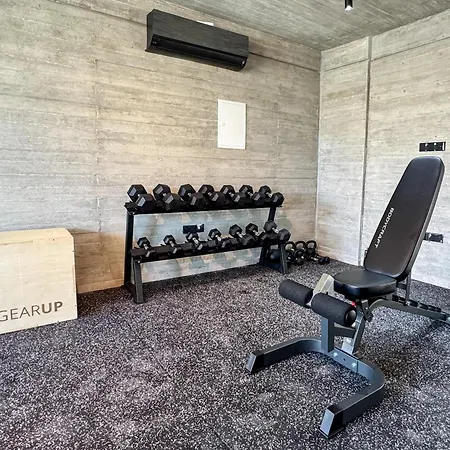 Malberry Park 301 - Modern 2 Bedroom With Pool, Gym, Jaccuzi Διαμέρισμα Πάφος