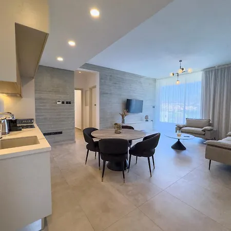 Malberry Park 301 - Modern 2 Bedroom With Pool, Gym, Jaccuzi Διαμέρισμα